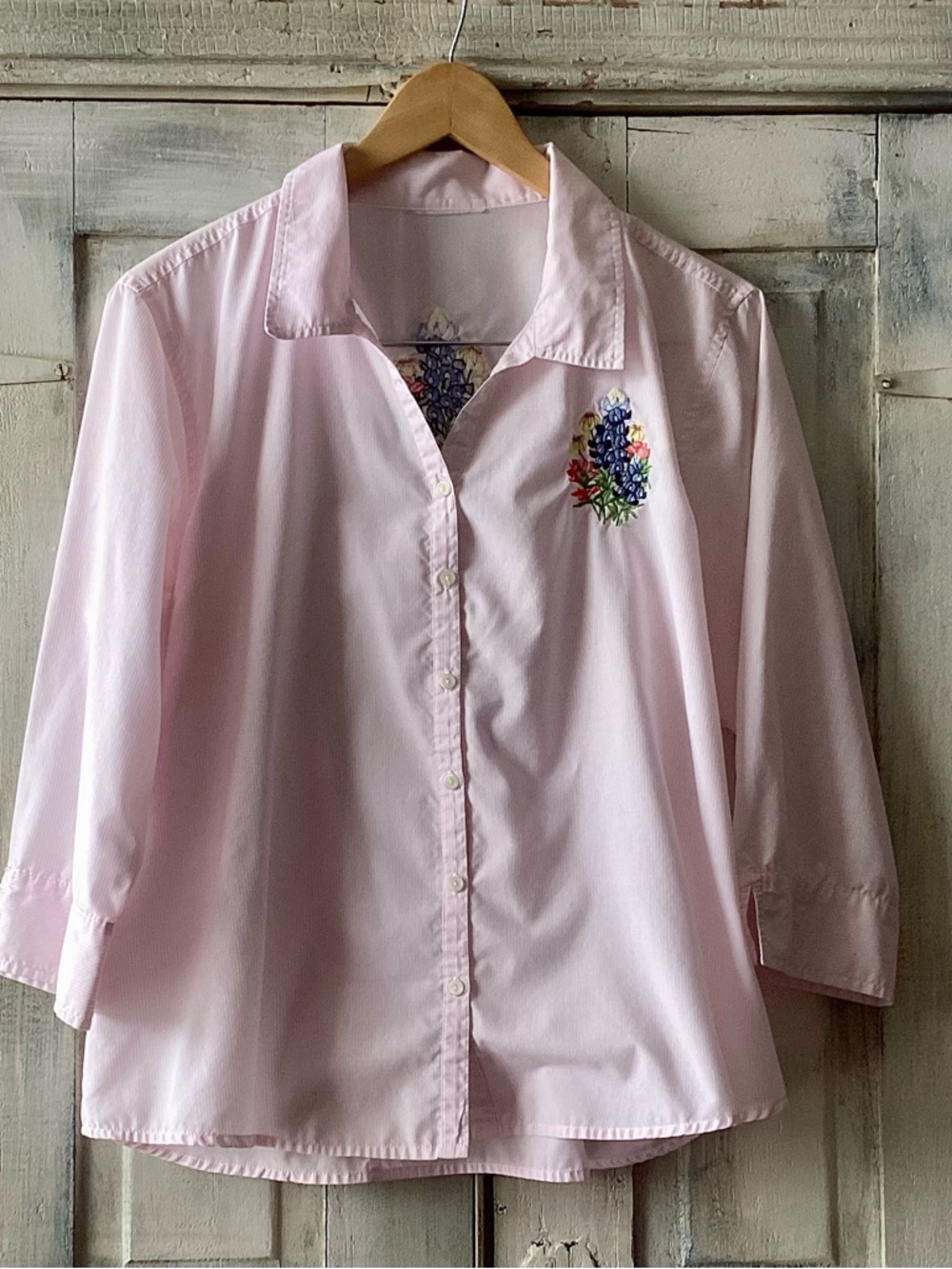Las Olas- Floral Embroidered Button-Down